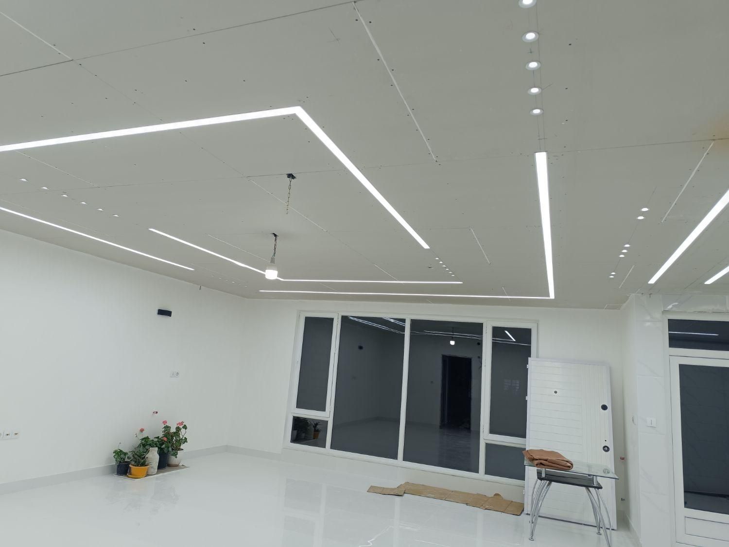 سیم کشی برق کشی لاینر و انواع نورپردازی...|خدمات پیشه و مهارت|اسدآباد, |دیوار