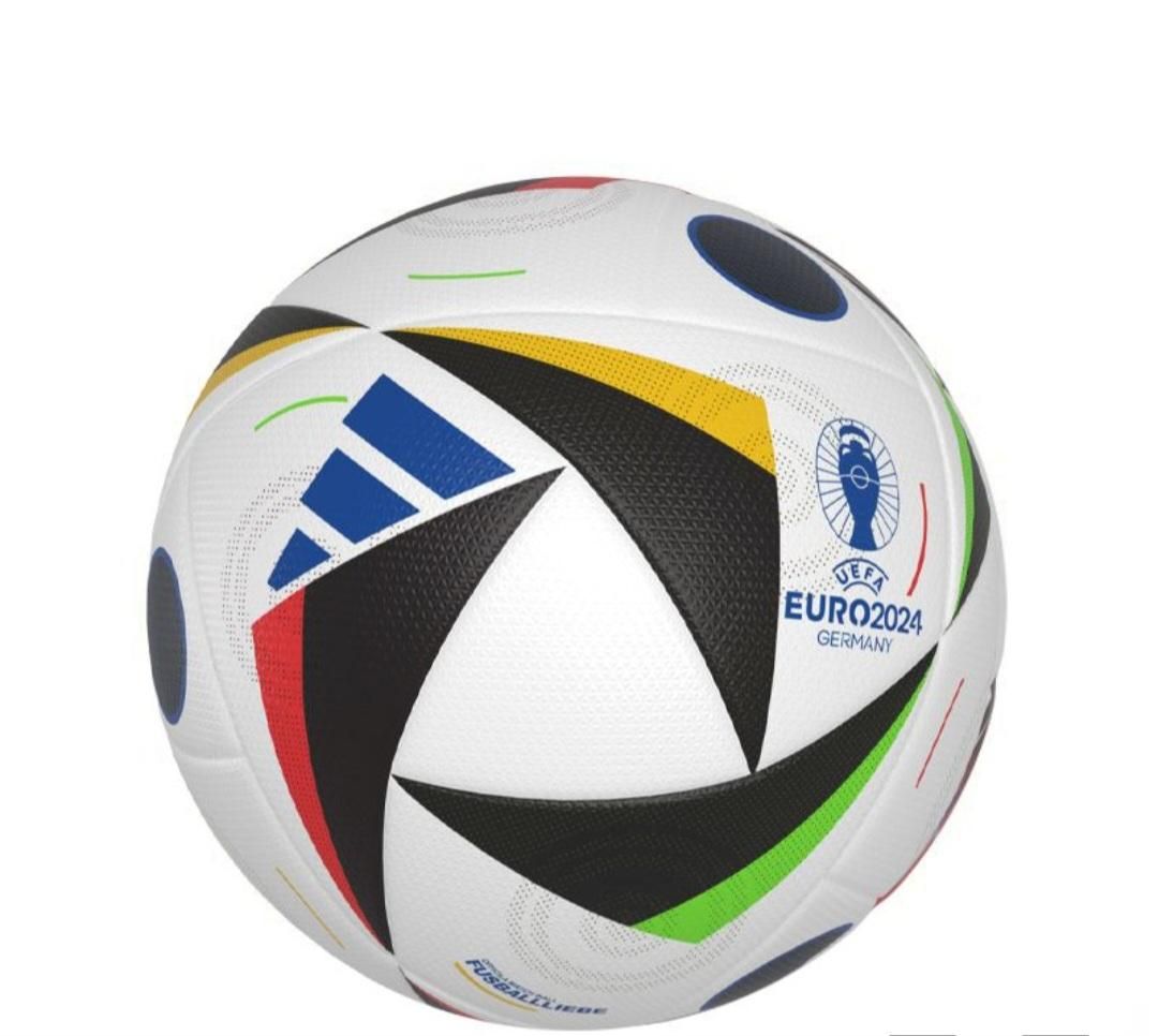 توپ فوتبال|ورزش‌های توپی|شیراز, وحدت|دیوار