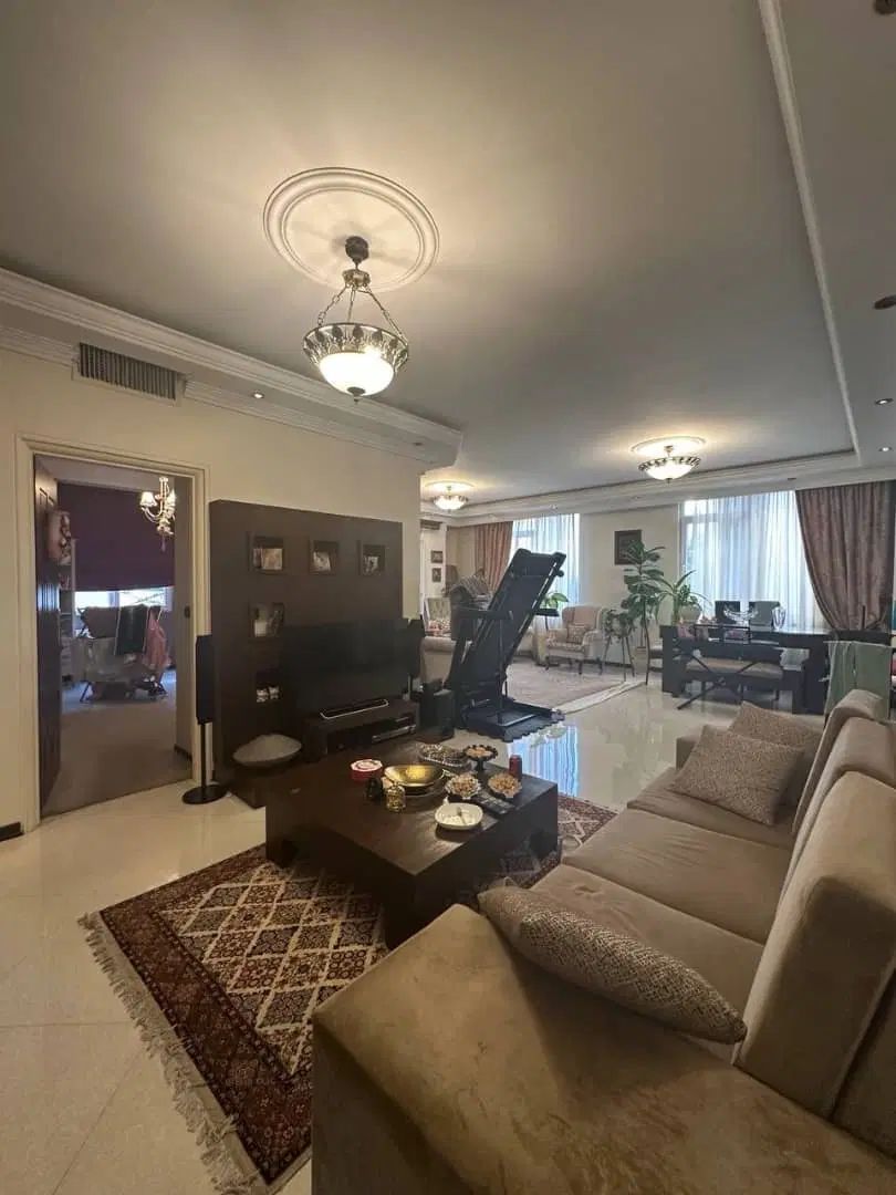 قیطریه/قلندری جنوبی/۱۳۶متر/۲خواب/سراسر نور جنوب|فروش آپارتمان|تهران, درب دوم|دیوار