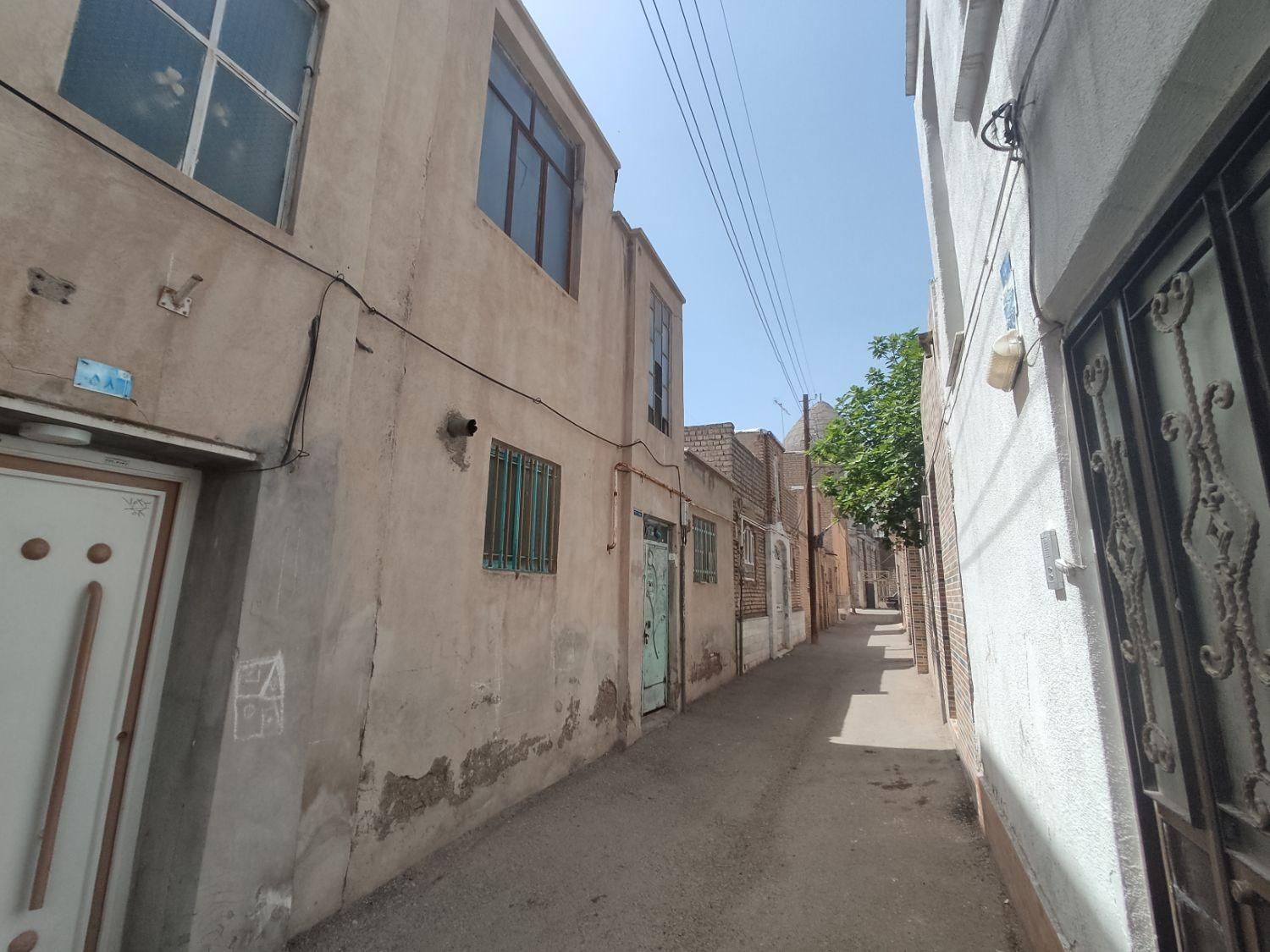 ۱۲۰متر مناسب بازسازی. کارشناسی شده|فروش خانه و ویلا|قم, آذر (نکویی)|دیوار