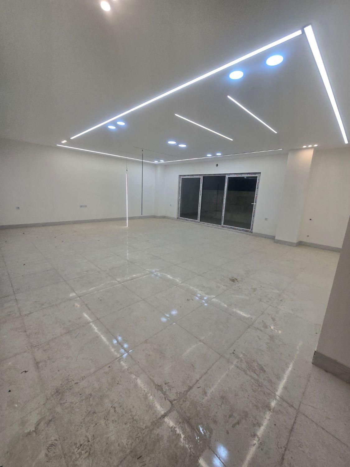 فروش آپارتمان لوکس/سه راهی/بر بلوار تاجگردون|فروش آپارتمان|دوگنبدان, |دیوار