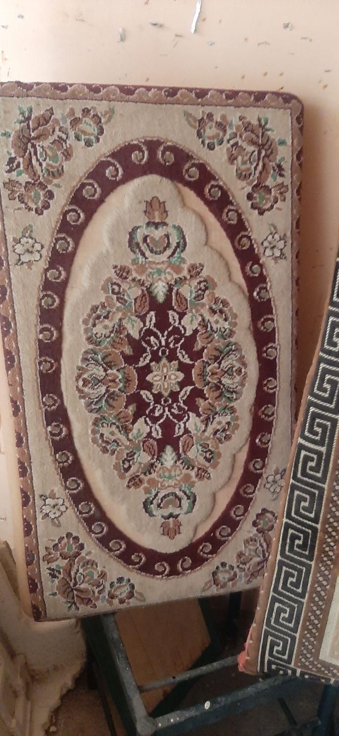 دو عدد مخته|پشتی|اصفهان, توپخانه ارتش|دیوار