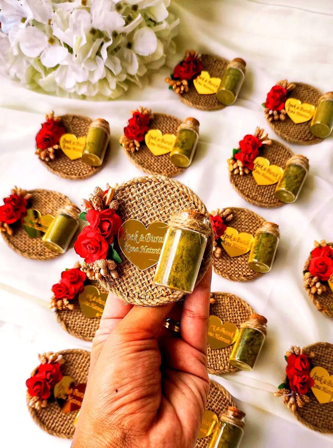 کار با نمد و گیفت حنا بندان .گیفت تعیین جنسیت.گیفت|صنایع دستی و سایر لوازم تزئینی|بروجرد, |دیوار