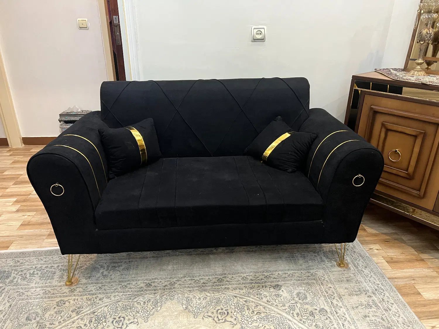 مبل راحتی مخمل کوبیده بدون عسلی اباژور جدا|مبلمان خانگی و میز عسلی|اراک, |دیوار