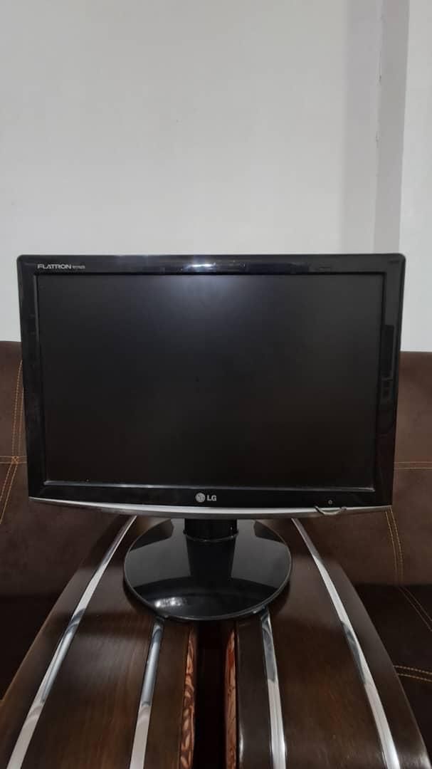 مانیتور و کارت گرافیک|قطعات و لوازم جانبی رایانه|رشت, حومه رشت|دیوار