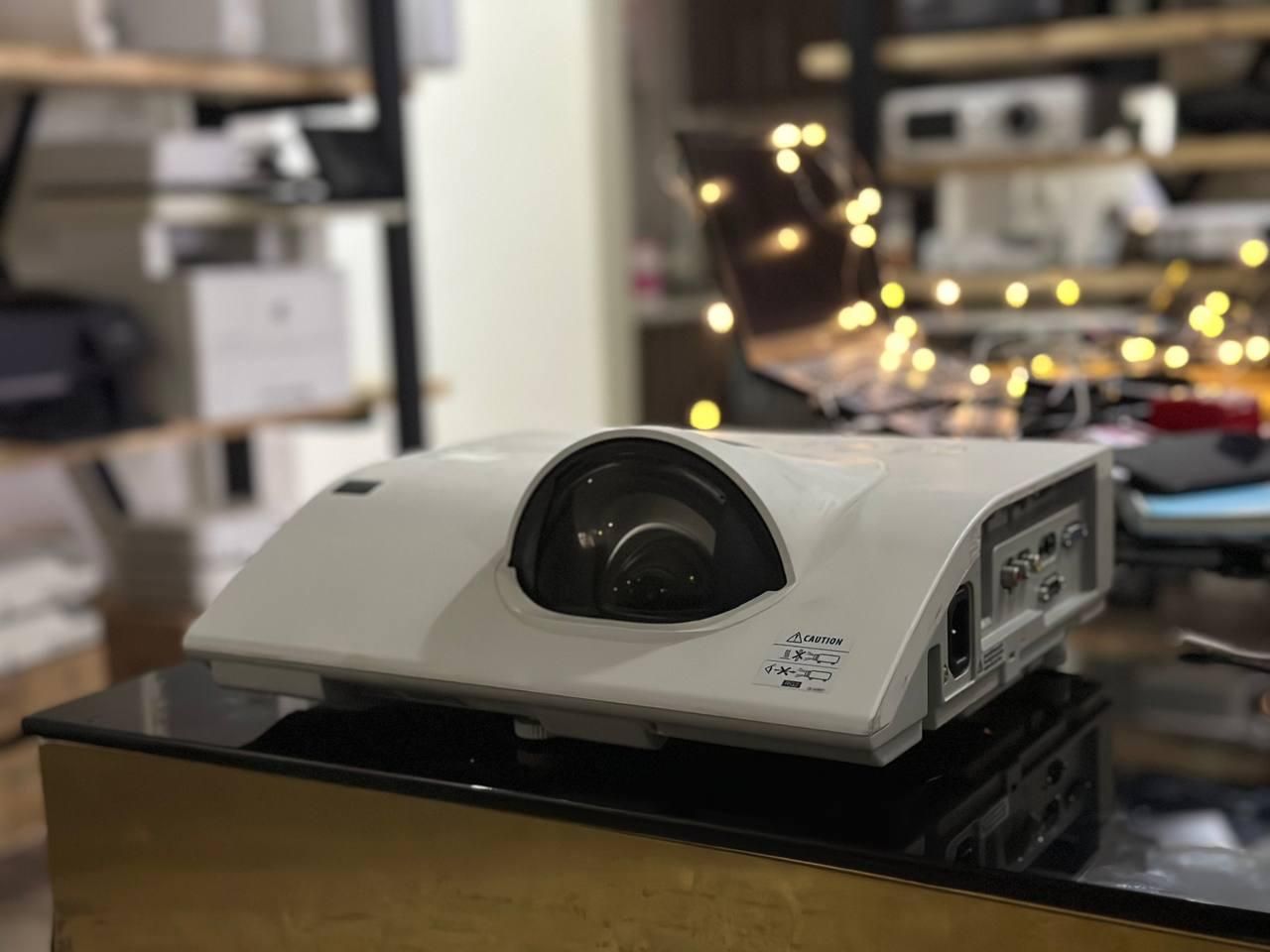 ویدئو پروژکتور هیتاچی|تلویزیون و پروژکتور|قم, سالاریه|دیوار