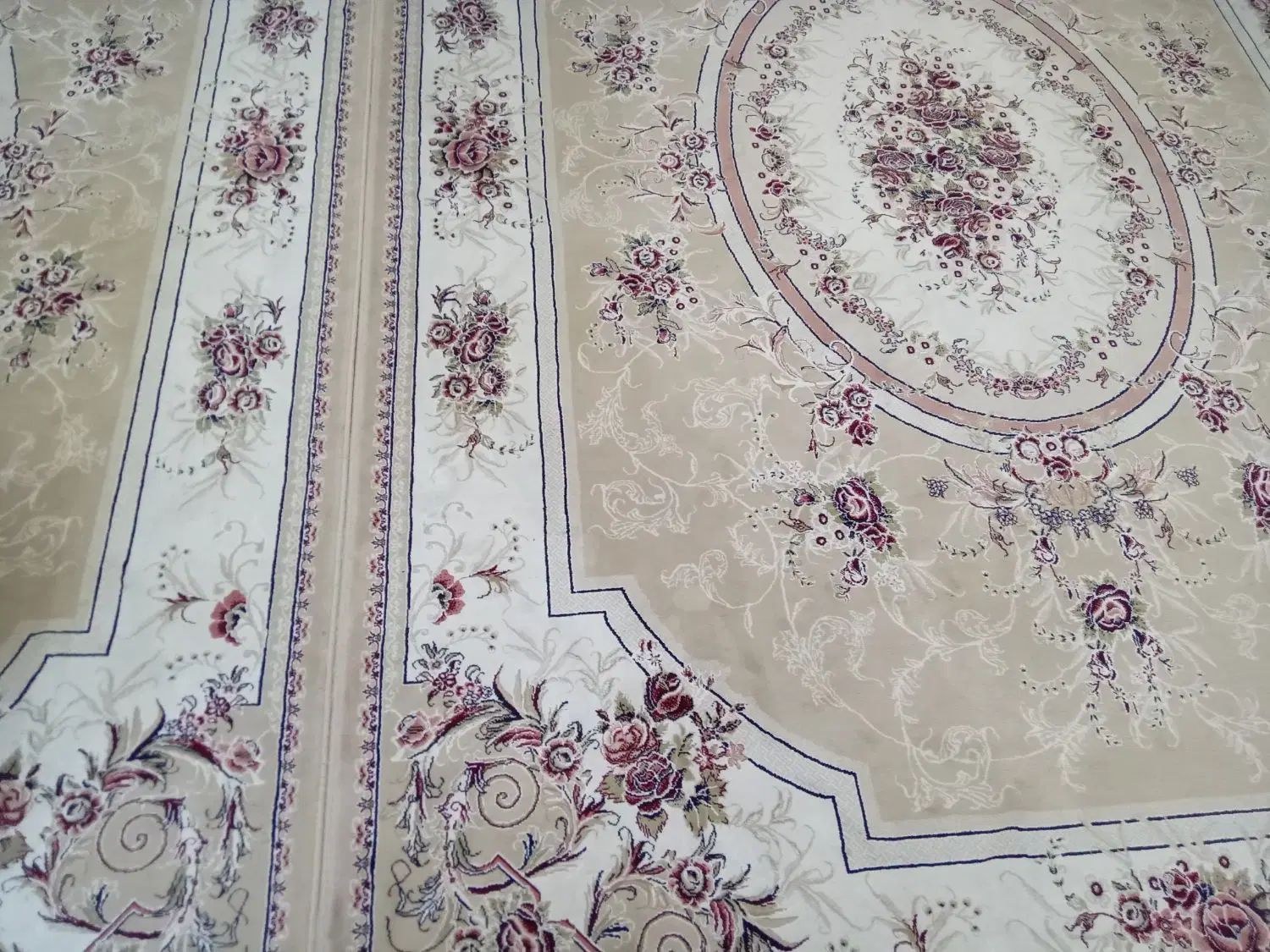 دو تخته فرش ۹ متری ۷۰۰ شانه نگین مشهد ۶۰۰۰۰۰۰|فرش|رشت, رشتیان|دیوار