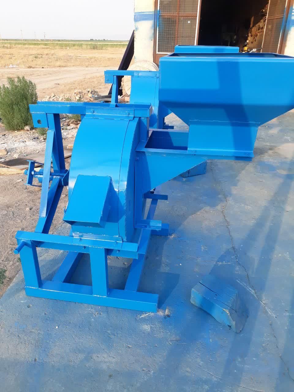 آسیاب سنگی پشت تراکتوری وآسیاب وخرمنکوب خانگی|ماشین‌آلات صنعتی|ملایر, |دیوار