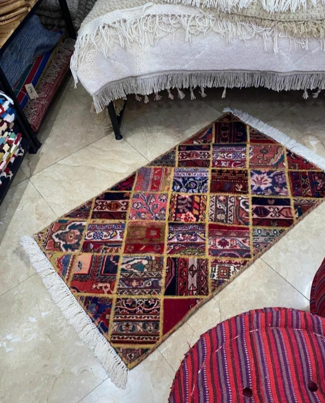 دوخت فرش چهل تیکه بسیار زیبا|فرش|اصفهان, ارغوانیه|دیوار