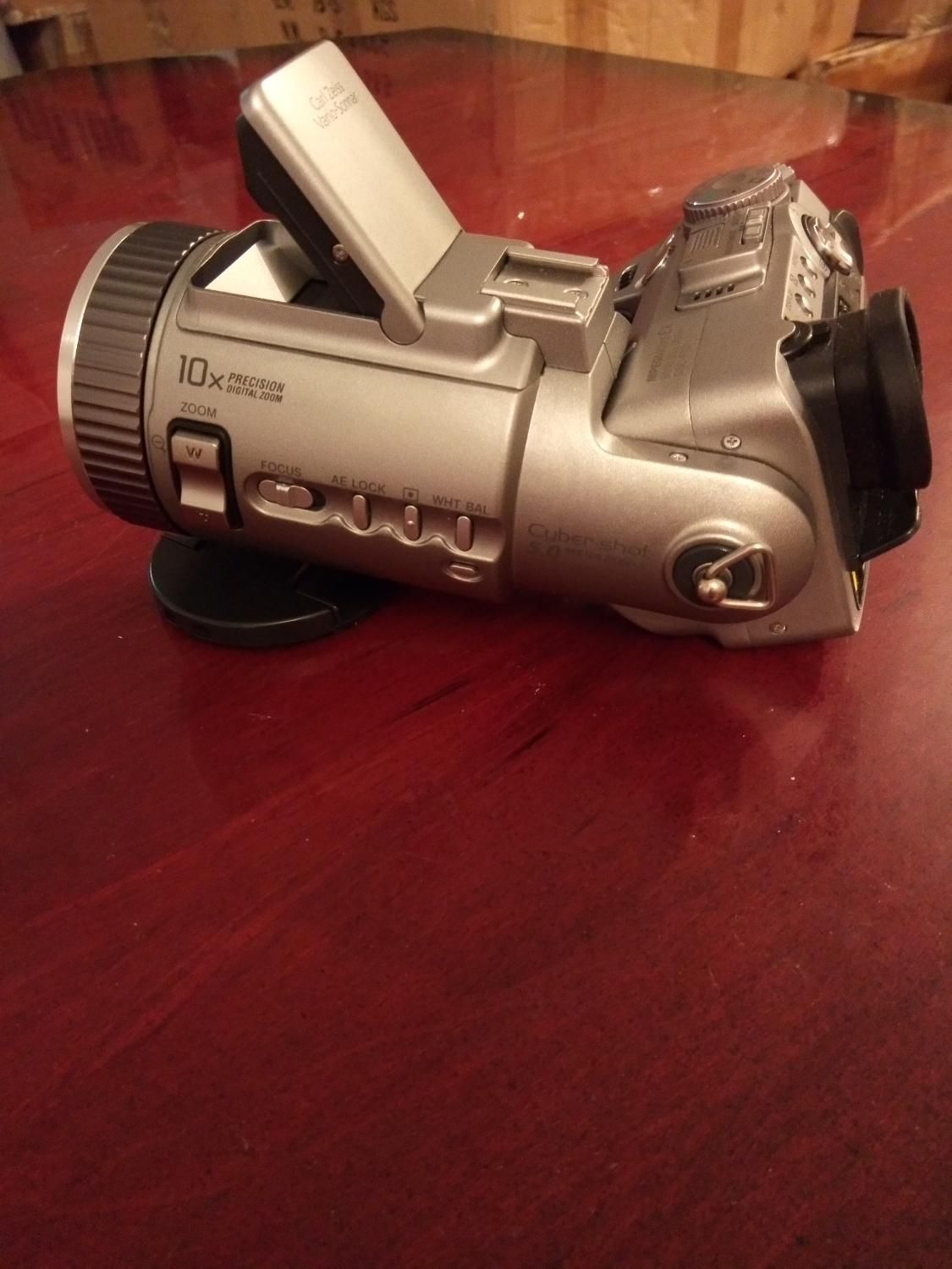 دوربین عکاسی و فیلم برداری سونیCyber-shot DSC-F707|دوربین عکاسی و فیلم‌برداری|تهران, شهرک ژاندارمری|دیوار