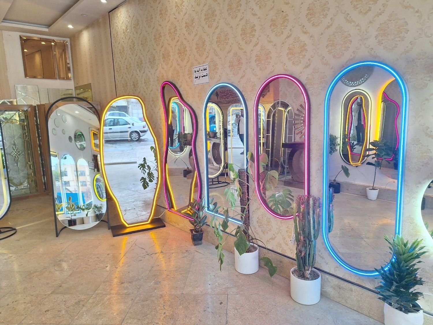 اینه بک لایت مخصوص آرایشگاه وخانه و بوتیک|آینه|مشهد, هنرور|دیوار