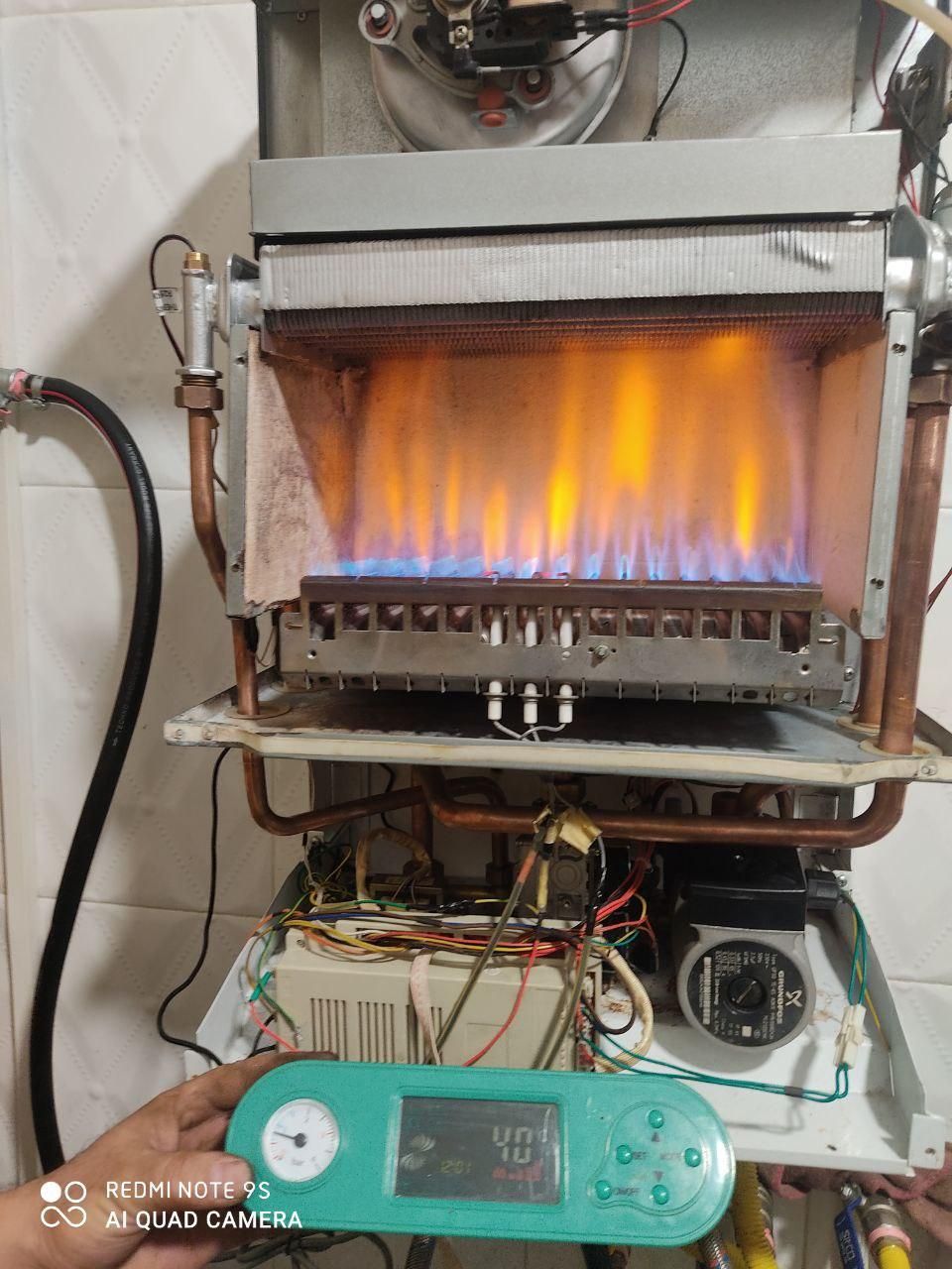 تعمیر انواع پکیج ایرانی و خارجی و آبگرمکن دیواری|آبگرمکن، پکیج، شوفاژ|تبریز, |دیوار