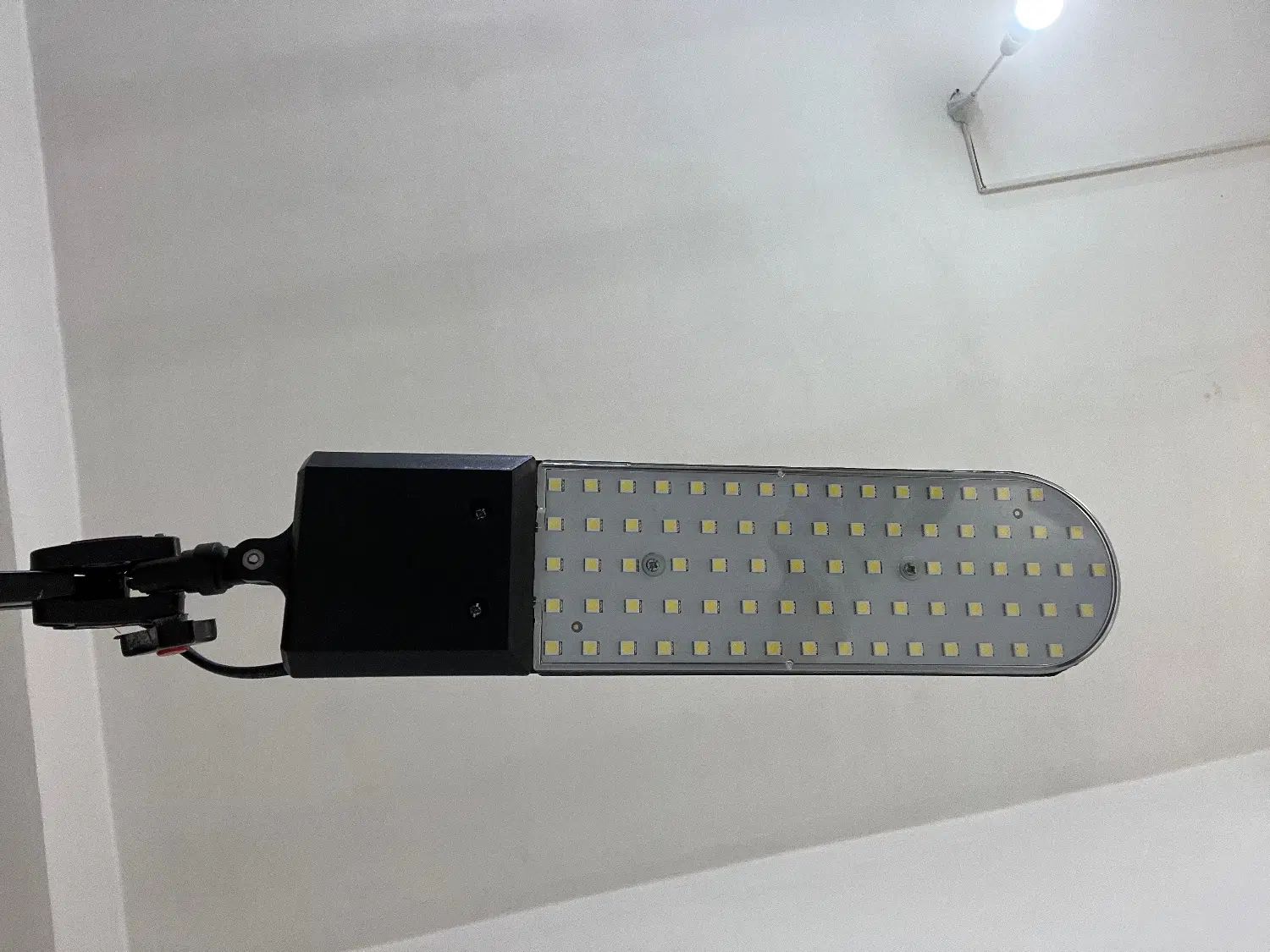 چراغ LED رومیزی برای میزناخن و یا میزتحریر|لامپ و چراغ|زنجان, |دیوار