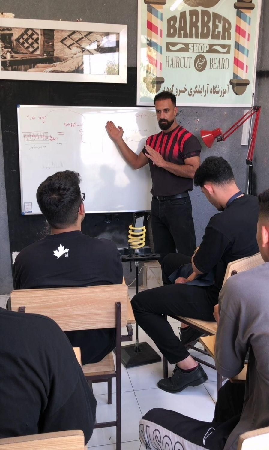 آموزش آرایشگری مردانه|خدمات آرایشگری و زیبایی|شیراز, اصلاح‌نژاد|دیوار
