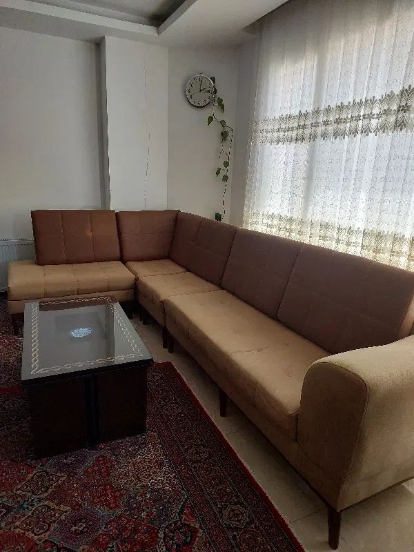مبل ال ۶ نفره چوبی به همراه میزعسلی و چند فرش|مبلمان خانگی و میز عسلی|سنندج, |دیوار