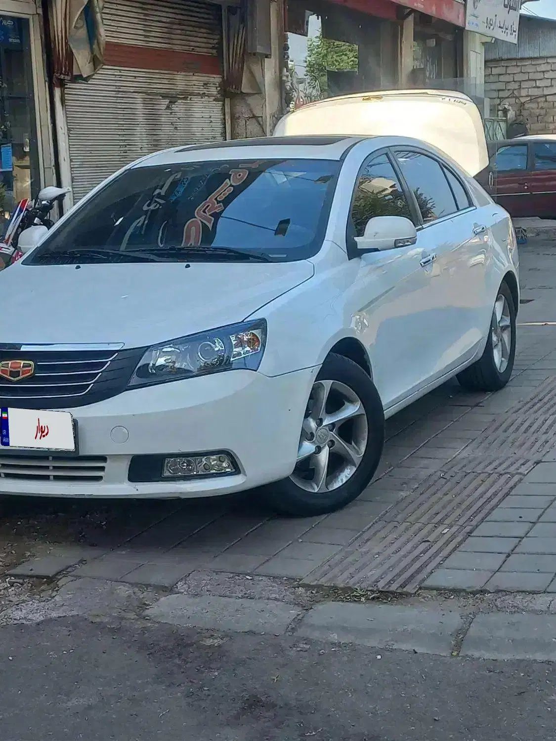 جیلی امگرند۷ اتومات بیرنگ موتور بزرگ کمکار وارداتی|خودرو سواری و وانت|رشت, معلم|دیوار