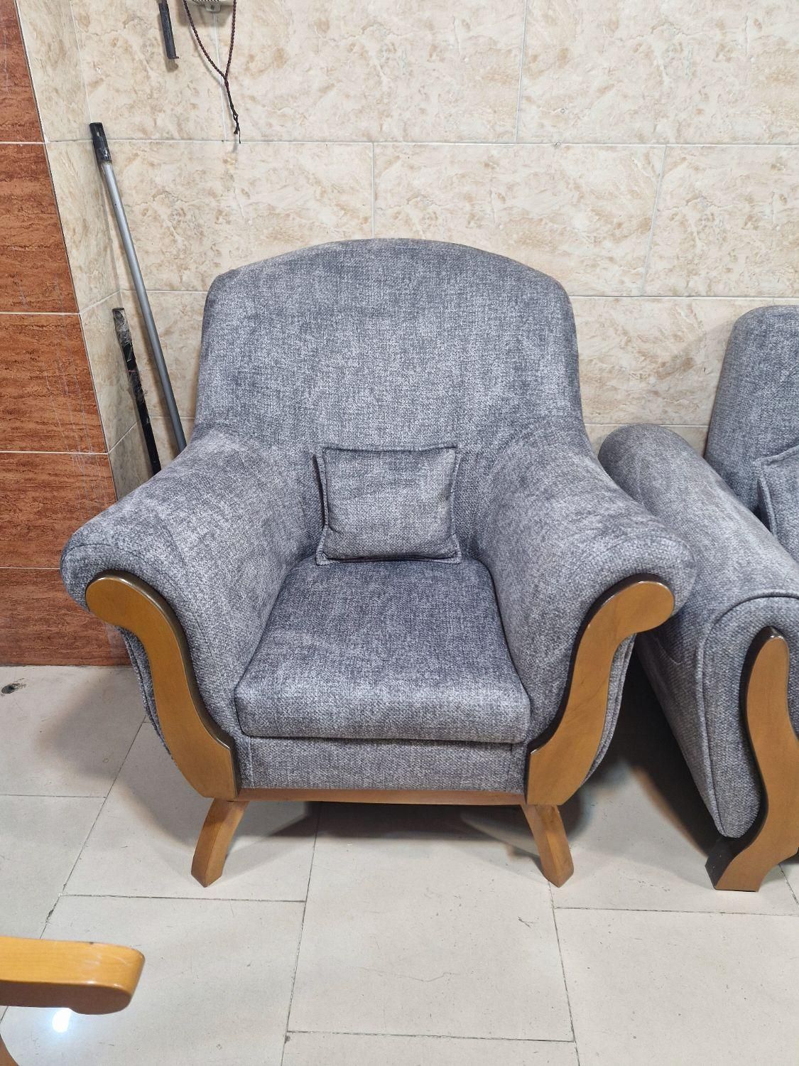 تعمیرات مبل علی نیا|خدمات پیشه و مهارت|لاهیجان, کوی زمانی|دیوار