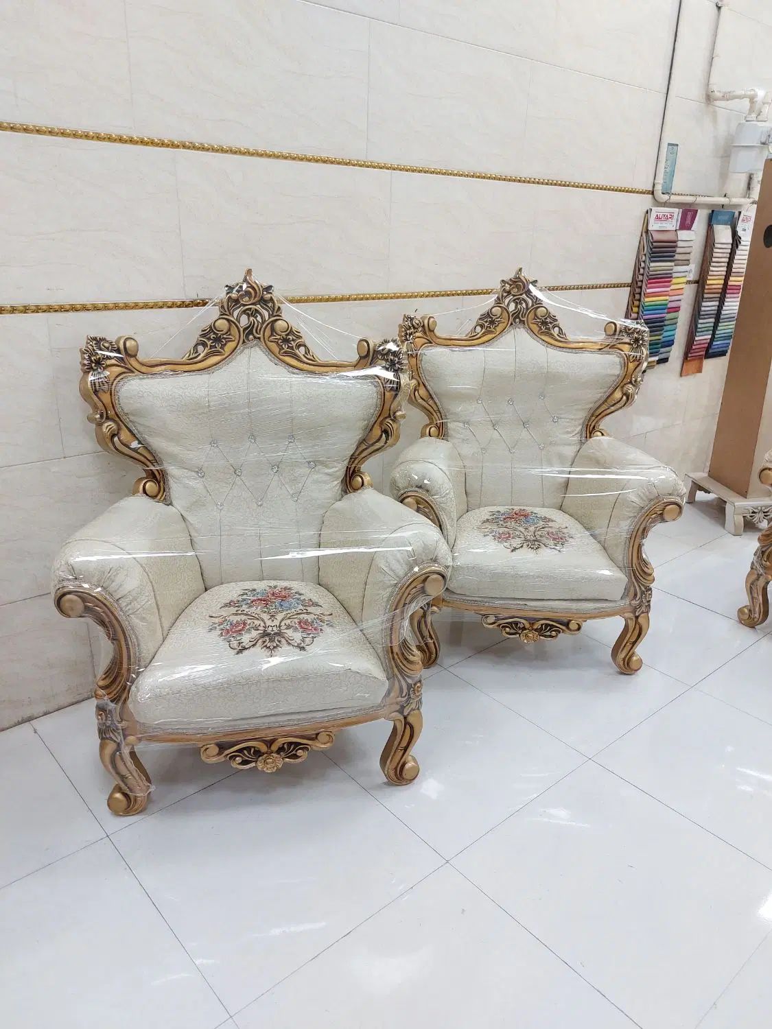 مبل سلطنتی ۷نفره تمام راش درحدنو مدل تاج عروس|مبلمان خانگی و میز عسلی|رشت, آزادگان|دیوار