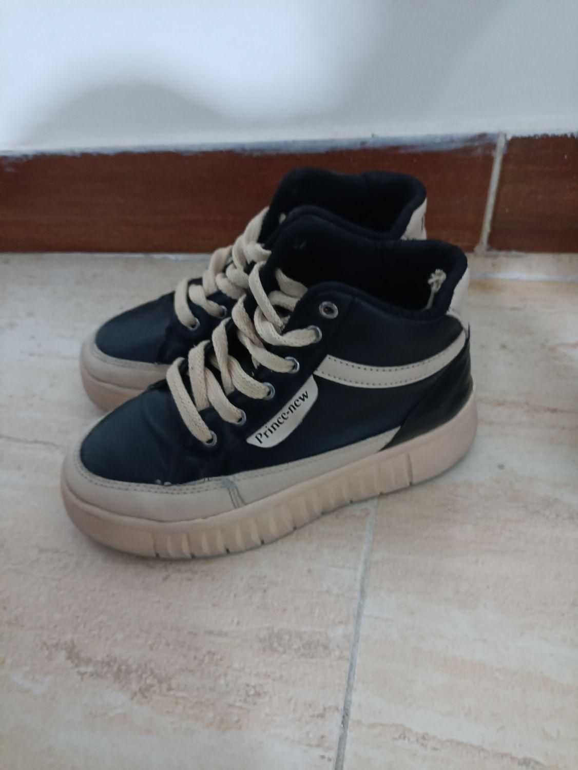 تعدادی کفش و کتانی|کیف، کفش، کمربند|محمدشهر, محمدشهر|دیوار