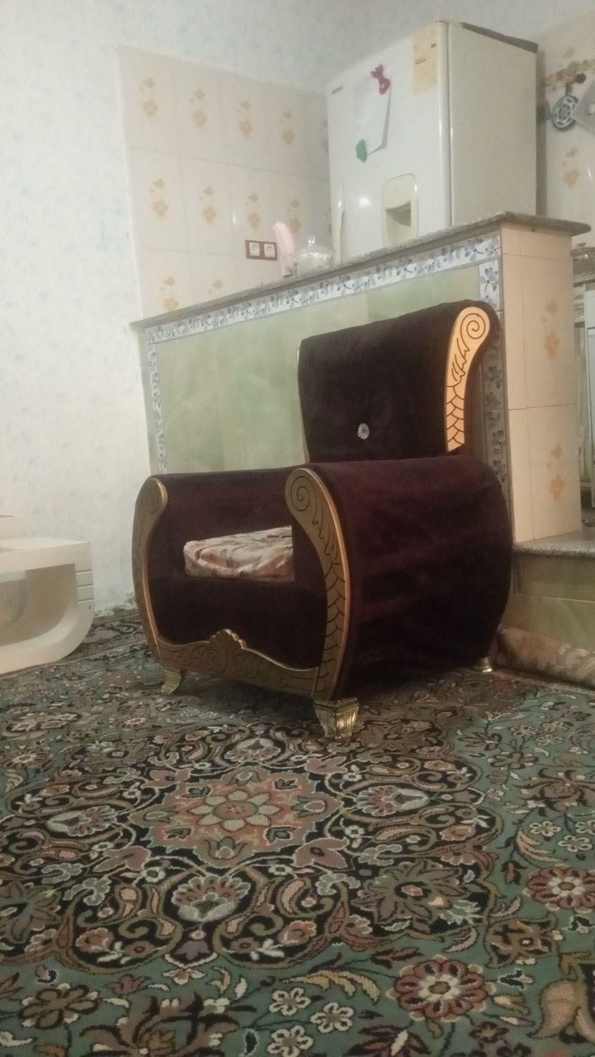 مبل چهار نفره و تلویزیون|مبلمان خانگی و میز عسلی|خرمدره, |دیوار