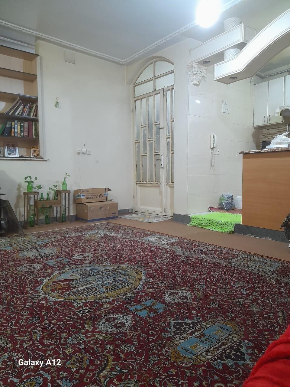 رهن آپارتمان دوخوابه چهار راه زند|اجارهٔ آپارتمان|اهواز, خیابان زندوکیلی|دیوار