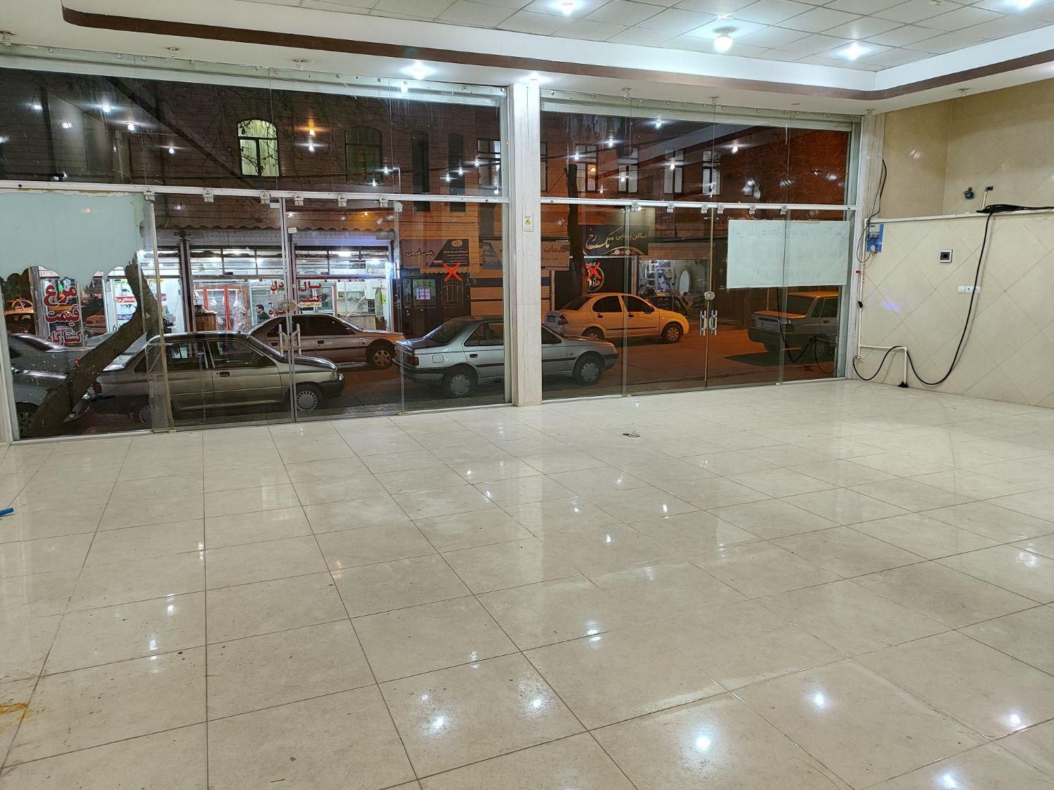 فروش مغازه تجاری ۲۰۰ متری مرکز شهر|فروش مغازه و غرفه|الیگودرز, |دیوار