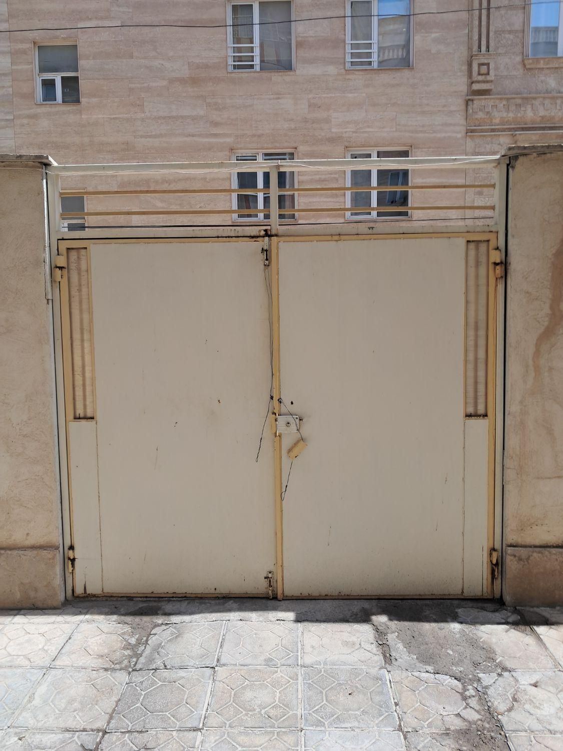 درب حیاط و پارکینگ|مصالح و تجهیزات ساختمان|اردبیل, |دیوار
