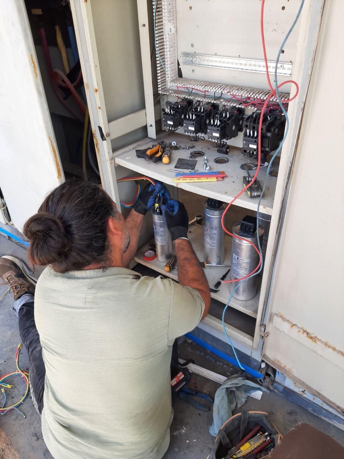 برقکار صنعتی و ساختمانی  مناطق اهواز و بیرون شهر|خدمات پیشه و مهارت|اهواز, کیانپارس |دیوار