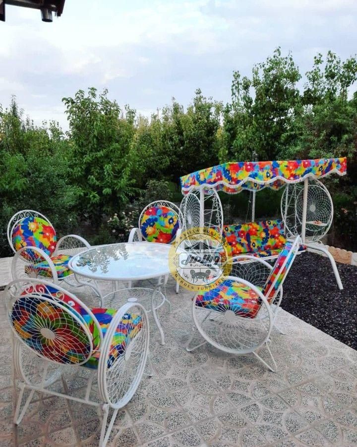 صندلی/ گلبرگ/۴|صندلی و نیمکت|صومعه‌سرا, |دیوار