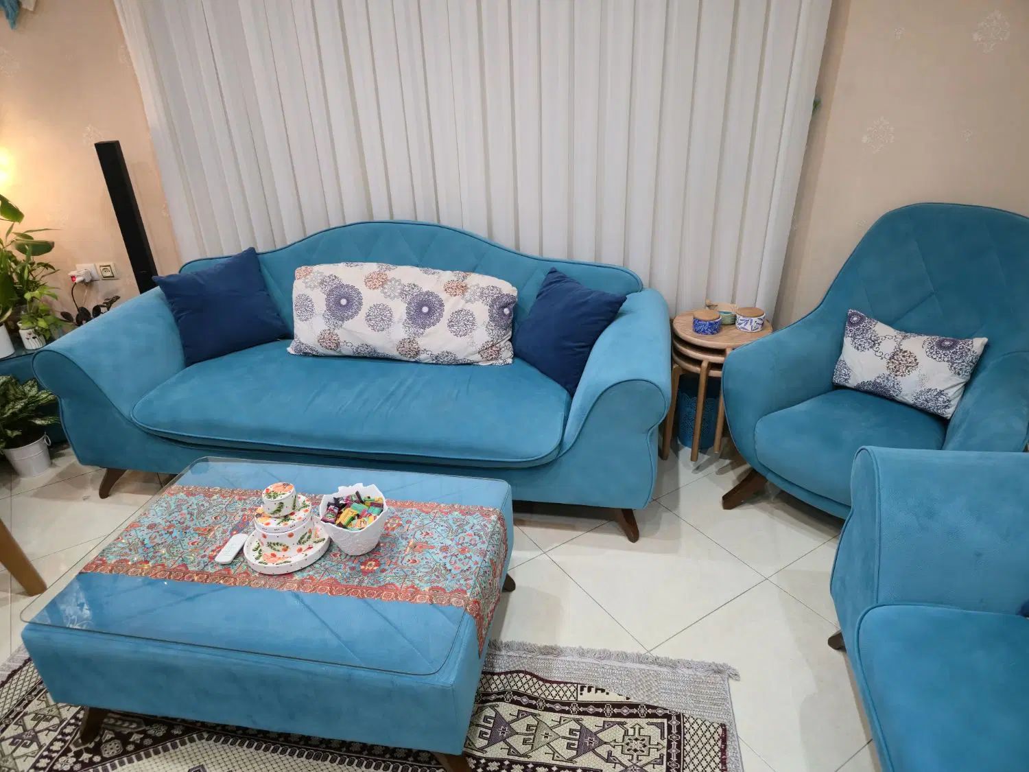 مبل ۸ نفره تُرک اصل|مبلمان خانگی و میز عسلی|رشت, دیانتی|دیوار