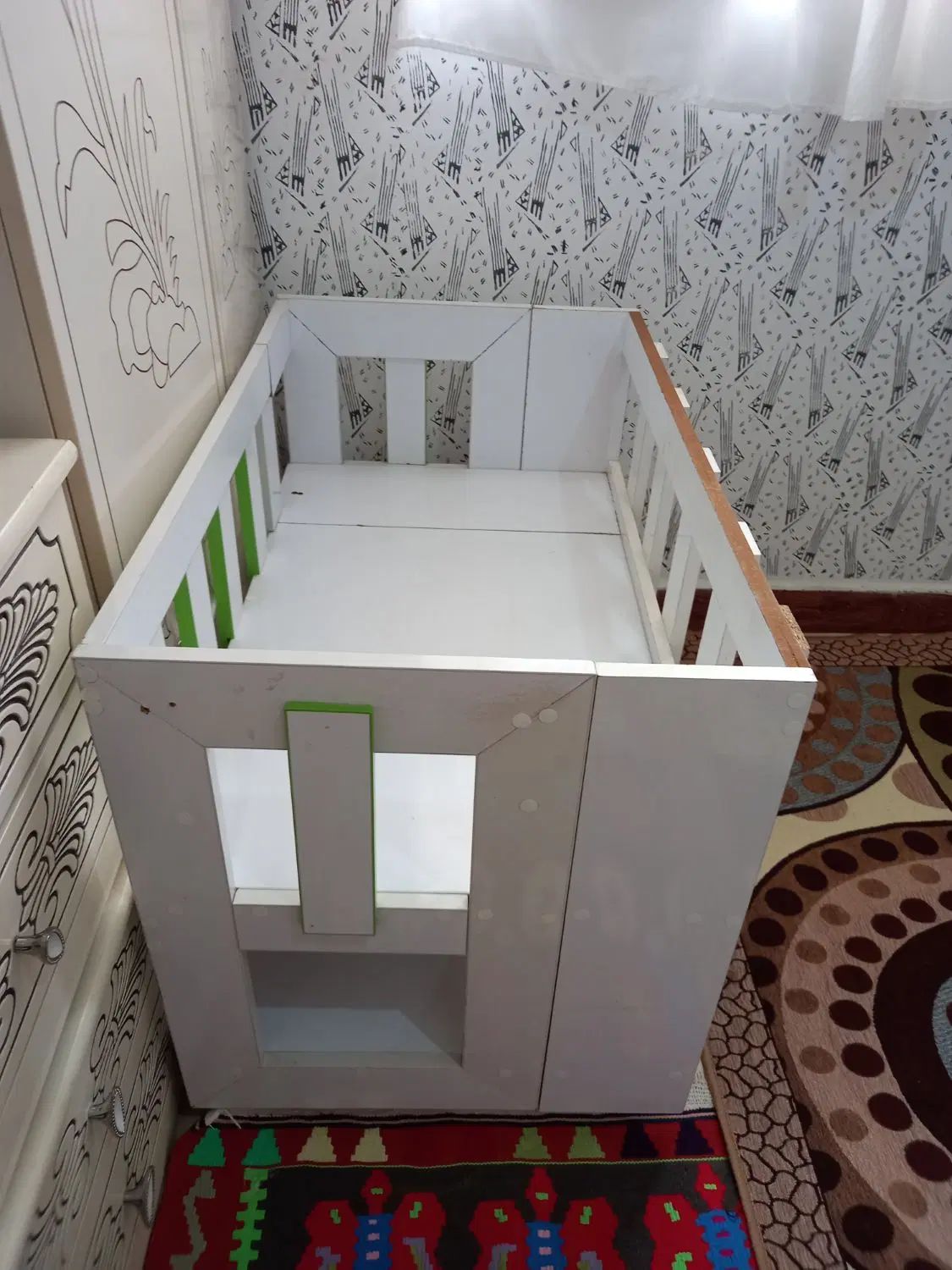 تخت کودک|تخت و صندلی بچه|رشت, حمیدیان|دیوار