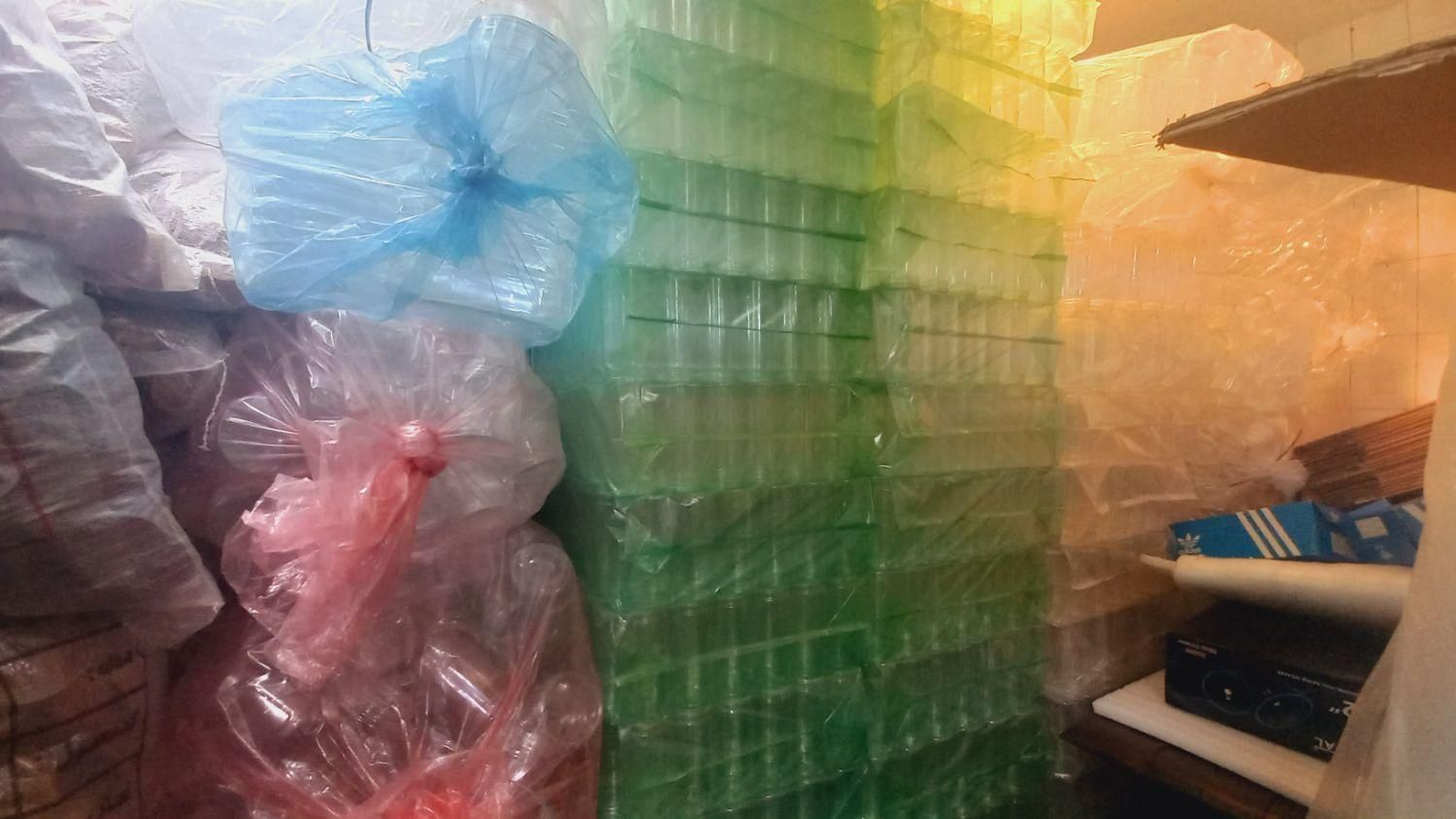 ظرف عسل استوانه ای ۹۰۰گرم عسل|ظروف نگهدارنده، پلاستیکی، یک‌بارمصرف|قم, شاه ابراهیم|دیوار
