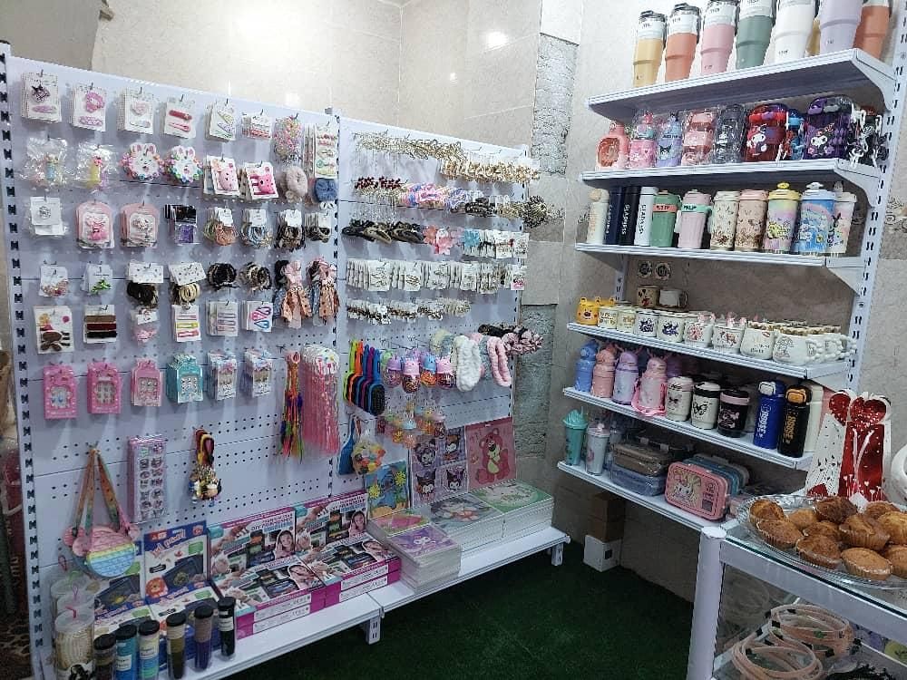 چیدمان هوشمند با قفسه های سفارشی و نامحدود/|فروشگاه و مغازه|همدان, |دیوار