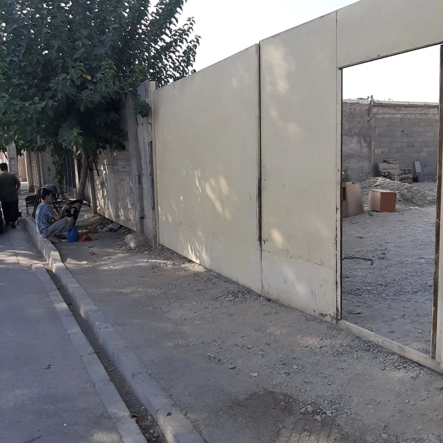 اجاره زمین ۲۵۰۰ متری چهاردیواری  + مغازه ۵۰ متری|اجارهٔ دفتر صنعتی، کشاورزی، تجاری|کرج, فاز ۱ مهرشهر|دیوار