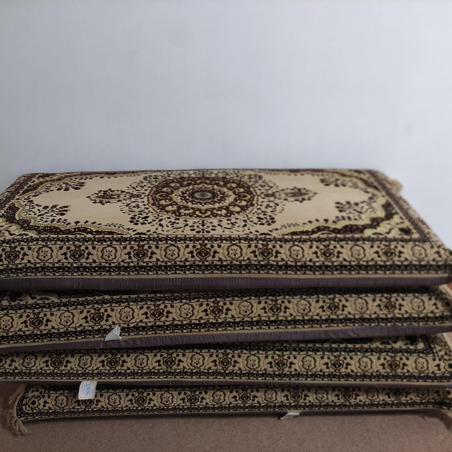 پشتی فرش  و فرش3*4|فرش|مهاباد (آذربایجان غربی), |دیوار