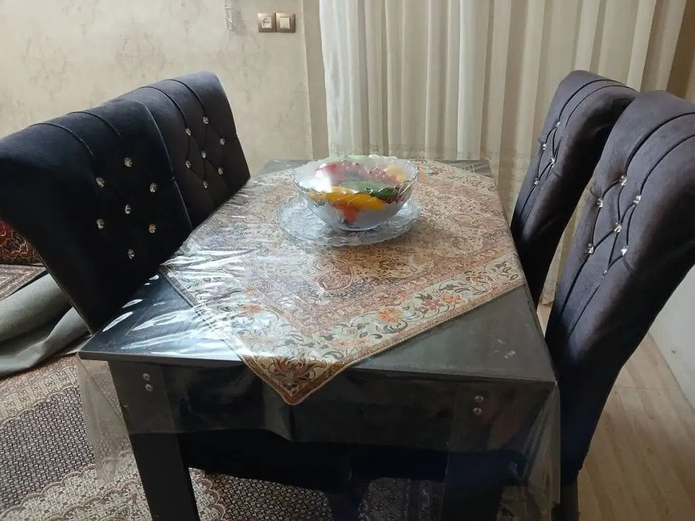 چستر   درحد نو  تخت دونفره   درحد  میز ناهارخوری|مبلمان خانگی و میز عسلی|ری, علایین|دیوار
