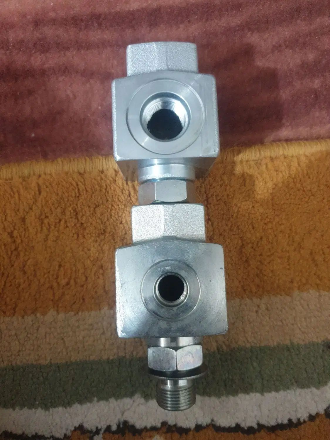 بلوک شیر هیدرولیک لودر کوماتسو 320 (اصل ژاپنی)|ماشین‌آلات صنعتی|تهران, شهرک بعثت|دیوار