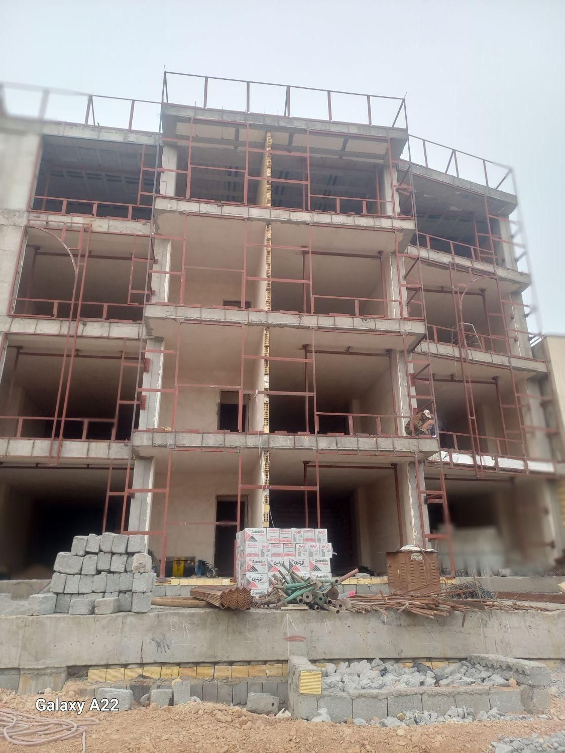 کمک جوشکار نبشی کاری|استخدام صنعتی، فنی، مهندسی|اصفهان, رزمندگان|دیوار
