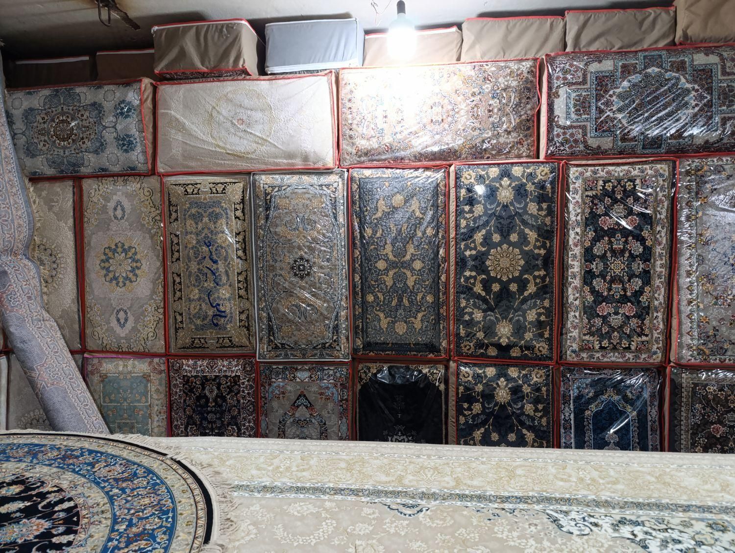 پشتی با تنوع طرح و رنگ طرح و رنگ فرش شما مطهری 10|پشتی|بیرجند, |دیوار