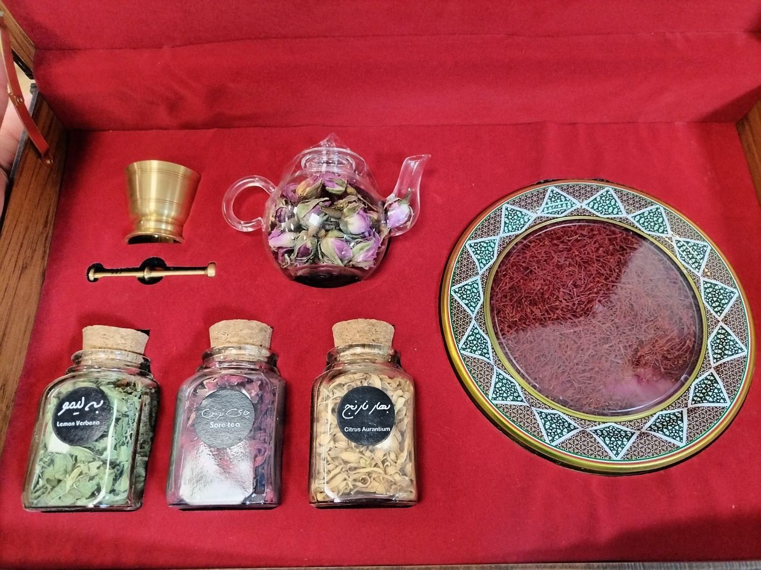 پک زعفران نفیس و لاکچری مناسب هدیه|خوردنی و آشامیدنی|تهران, شهرک آزادی|دیوار