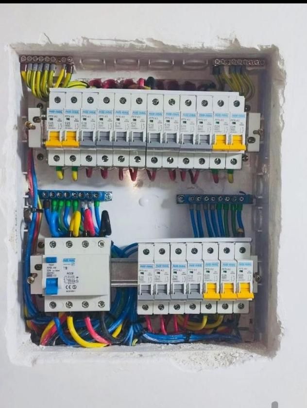 برق. برقکار.لوله کشی|خدمات پیشه و مهارت|میناب, |دیوار