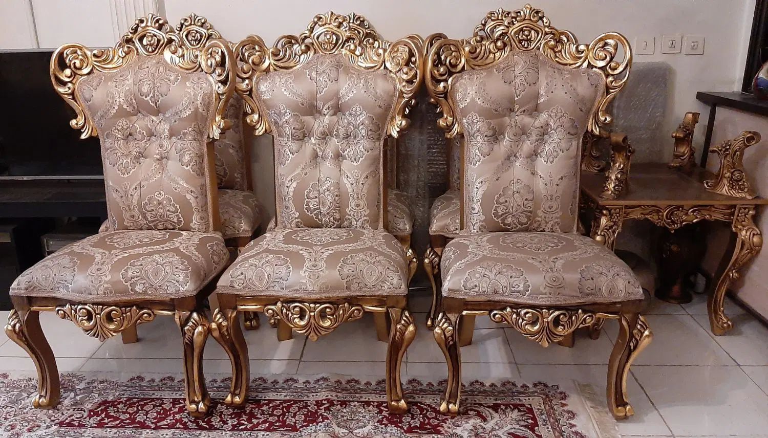 مبل سلطنتی۷نفره بانهارخوری۶نفره روکش دارباویترینی|مبلمان خانگی و میز عسلی|تهران, آهنگ|دیوار