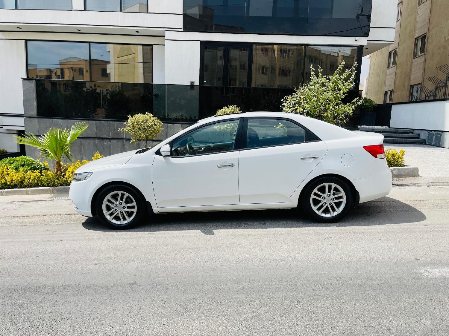 کیا سراتو مونتاژ اتوماتیک آپشنال 2000cc تک برگ سند|خودرو سواری و وانت|تهران, سعادت‌آباد|دیوار