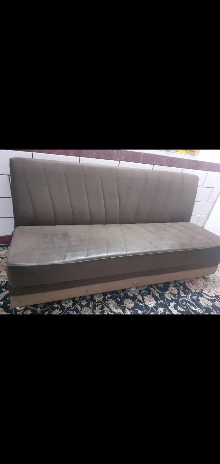 مبل چستر۵نفره*تختخوابشودرحدآک فنری کف آهن*پایه فلز|مبلمان خانگی و میز عسلی|دزفول, |دیوار