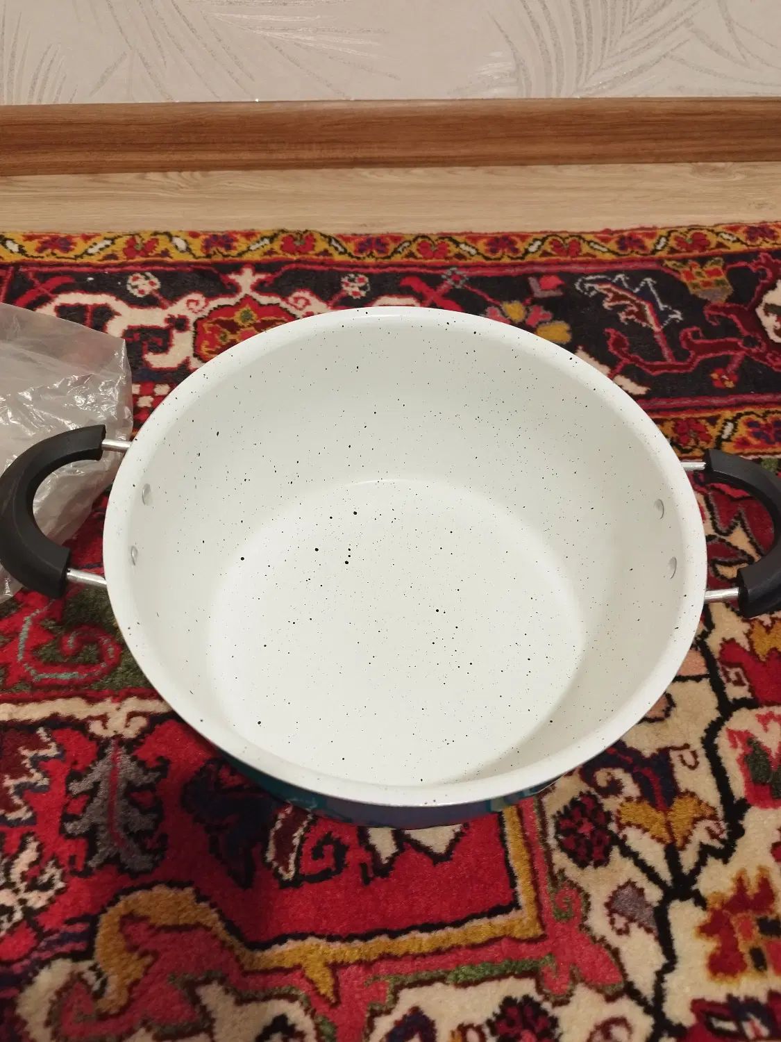 قابلمه تفلون و شیرینی‌خوری کریستال اصل ژاپن|ظروف پخت‌وپز|تبریز, |دیوار