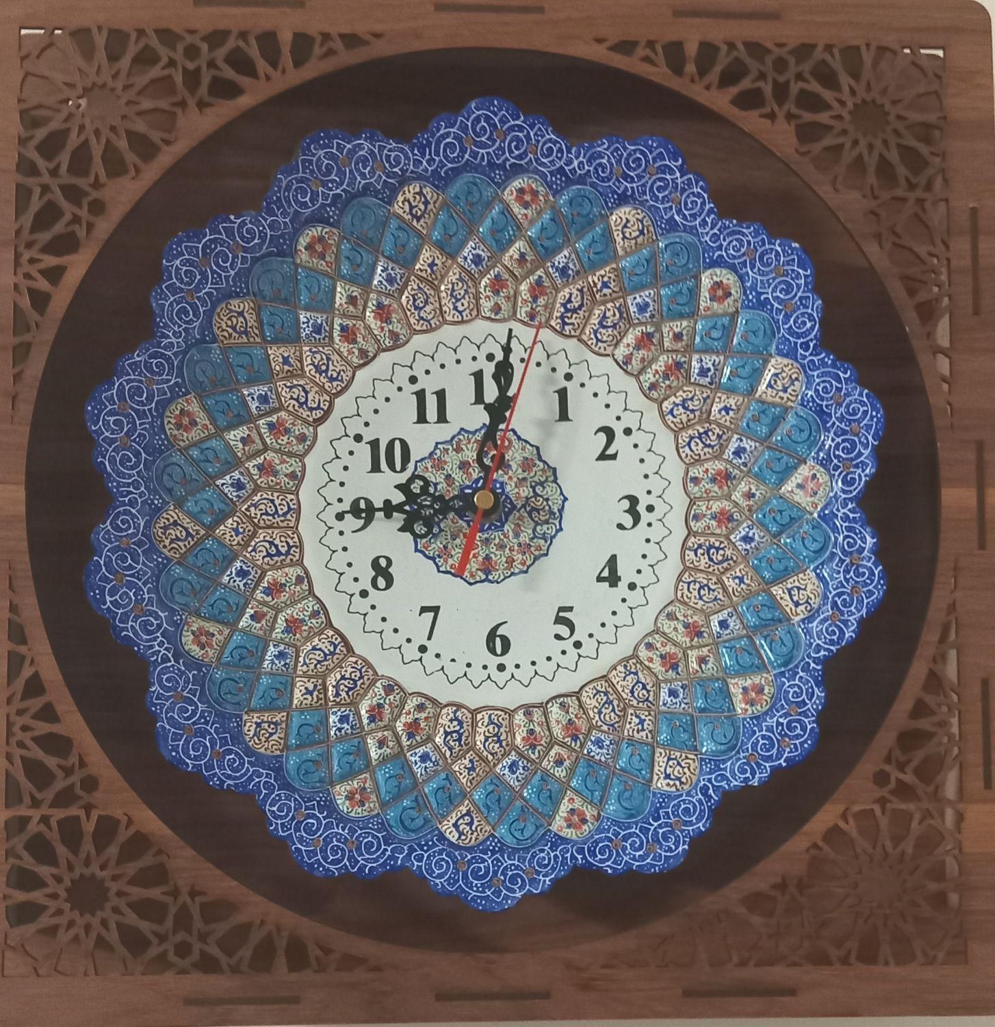 ساعت میناکاری|ساعت|شاهین‌شهر, عطار|دیوار