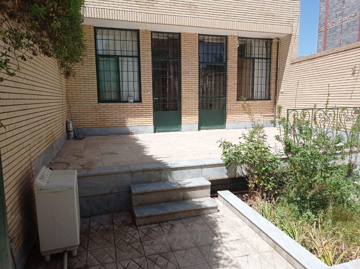 اجاره روزانه خانه سوئیت مبله منزل مبله واحد مبله|اجارهٔ کوتاه‌مدت آپارتمان و سوئیت|کرمان, |دیوار