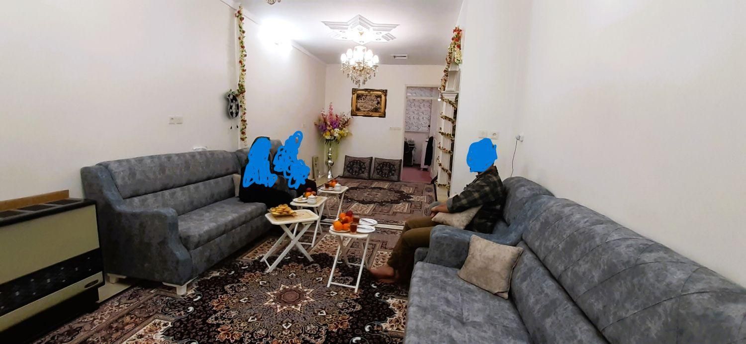 مبل راحتی با میزعسلی|مبلمان خانگی و میز عسلی|ری, شهید غیوری (ابن باویه)|دیوار