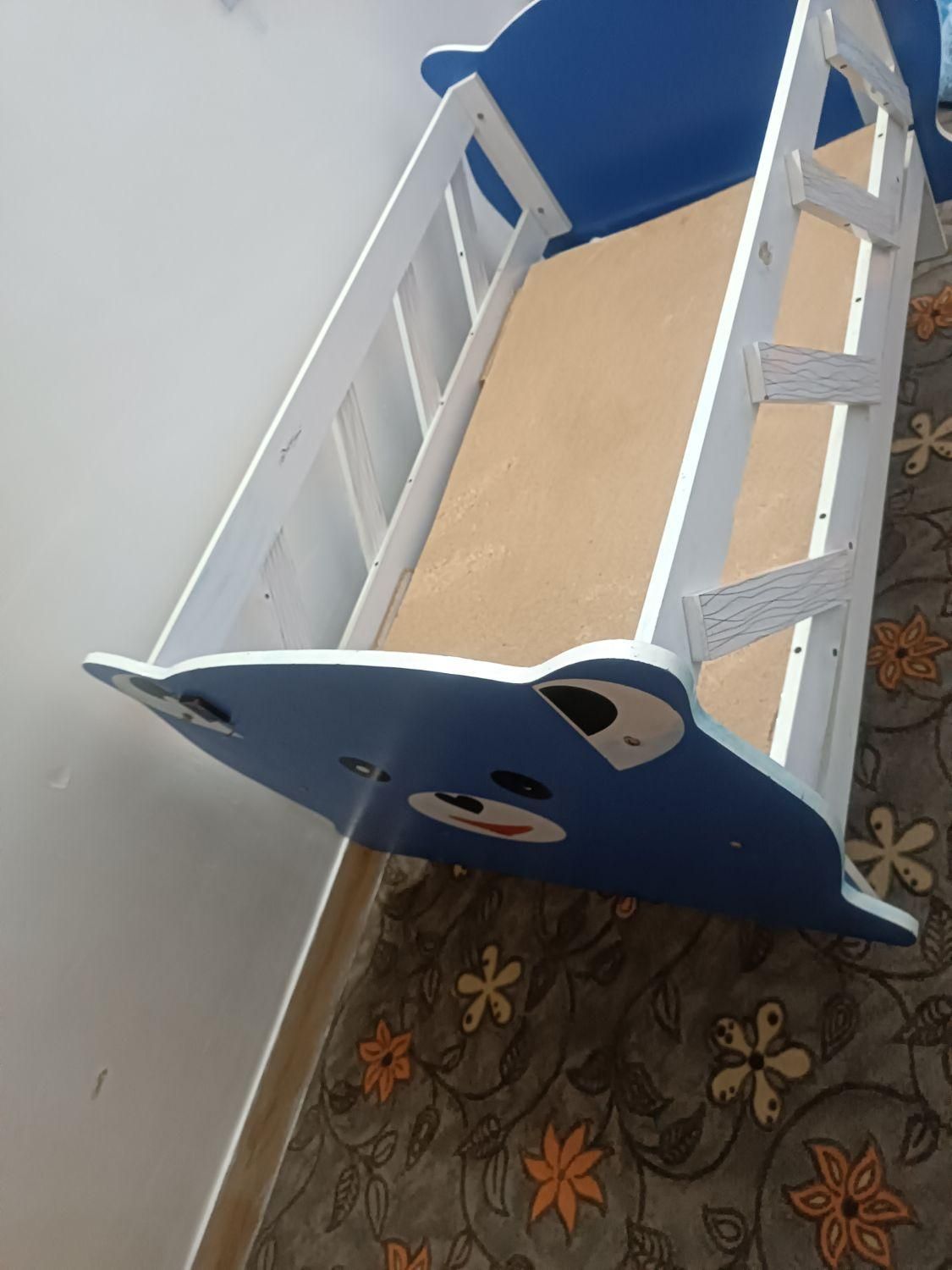 تخت گهواره ای|تخت و صندلی بچه|بم, |دیوار