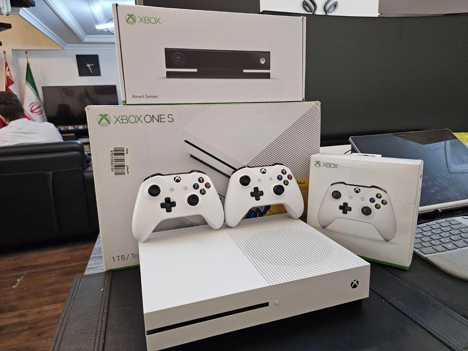 ایکس باکس وان اس با کینکت xbox one s دو دسته|کنسول، بازی ویدئویی و آنلاین|تهران, اوقاف|دیوار